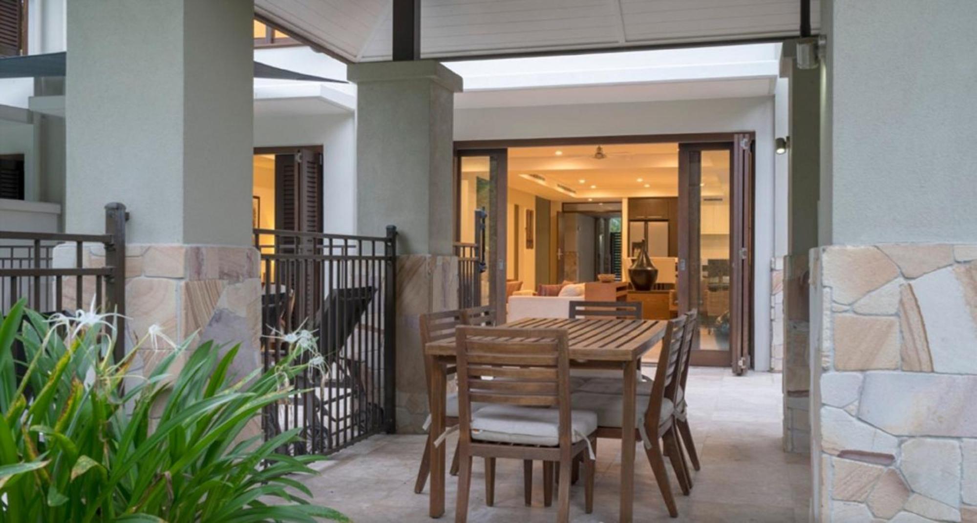 Luxury Apartments At Temple Resort And Spa Port Douglas Room photo